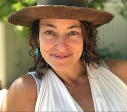Leia Lauren Borowsky smiling outdoors